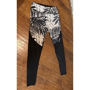Gymshark paradise Tropical Leaf Black‎ Leggings Athletic Workout Pants Medium